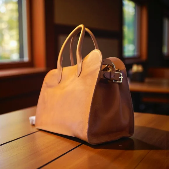 SALE!! Genuine Leather Claudia Firenze Tote Bag NWT - Picture 2 of 8